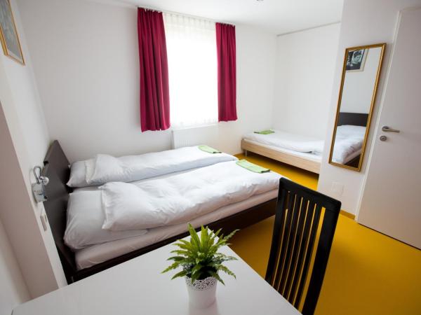 A&T Hotel & Hostel : photo 1 de la chambre chambre triple