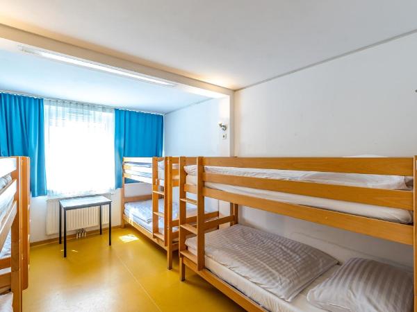 A&T Hotel & Hostel : photo 3 de la chambre lit simple dans dortoir mixte de 8 lits