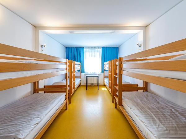 A&T Hotel & Hostel : photo 6 de la chambre lit simple dans dortoir mixte de 8 lits