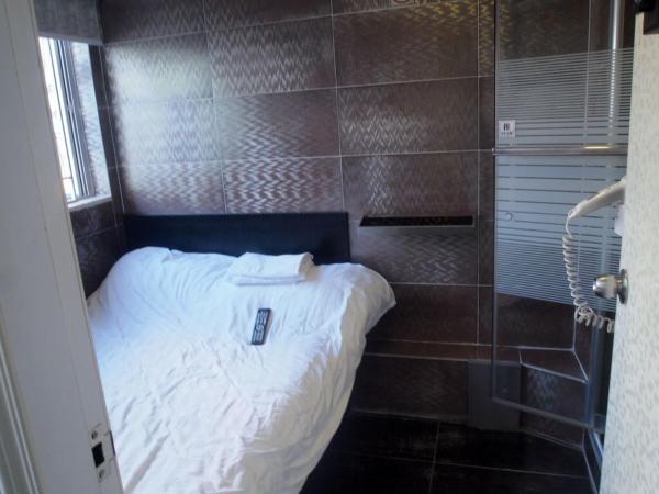 香港柏林商务宾馆 : photo 10 de la chambre chambre lit queen-size