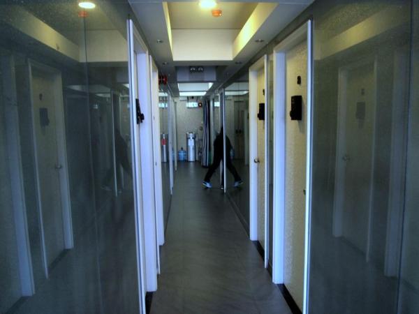 香港柏林商务宾馆 : photo 8 de la chambre chambre lit queen-size