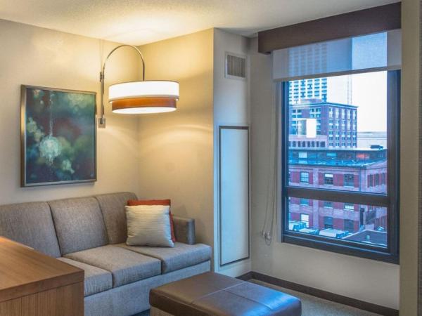 Hyatt Place Baltimore Inner Harbor : photo 4 de la chambre chambre lit king-size spéciale avec canapé-lit