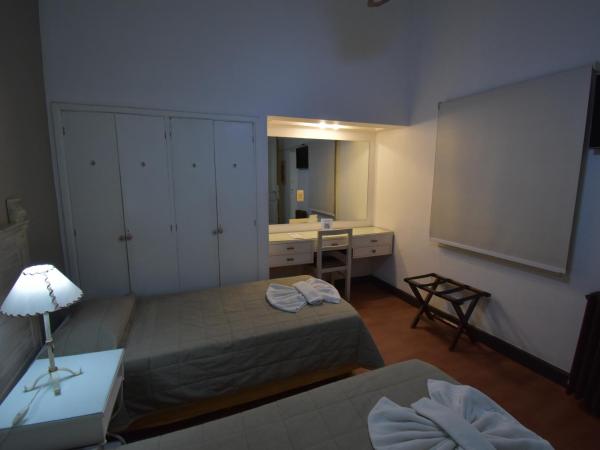 Hotel Plaza : photo 3 de la chambre chambre triple classique