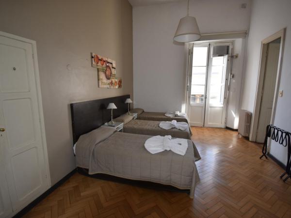 Hotel Plaza : photo 2 de la chambre chambre triple deluxe