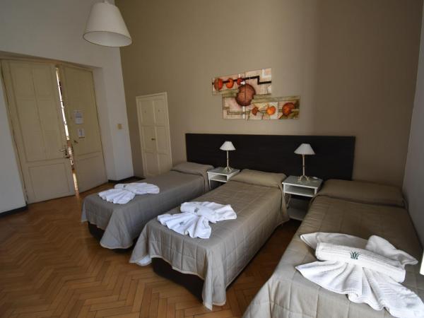 Hotel Plaza : photo 1 de la chambre chambre triple deluxe