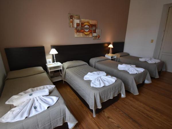 Hotel Plaza : photo 2 de la chambre chambre quadruple deluxe