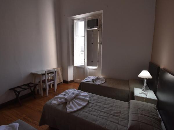 Hotel Plaza : photo 3 de la chambre chambre quadruple deluxe