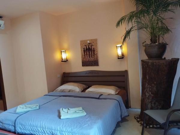 RELAX ECO Life Center - Khao lak : photo 1 de la chambre chambre double - vue sur piscine