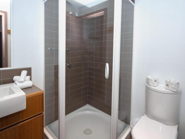 Central Hotel Hobart : photo 8 de la chambre chambre lit queen-size 