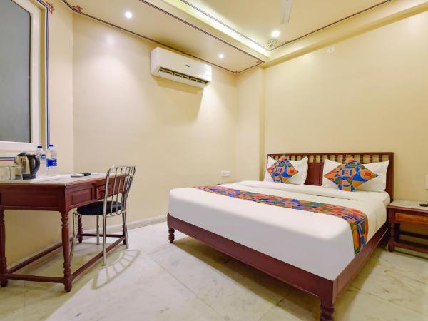 FabHotel The Bayan Elegance : photo 4 de la chambre chambre deluxe