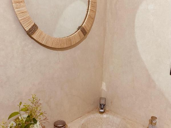 Villa Apollonia - Blissful Garden Paradise with Pool nestled in Nature : photo 2 de la chambre chambre triple - vue sur jardin