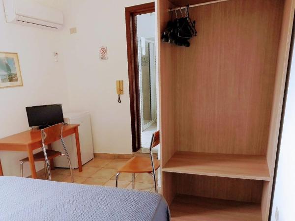 Hotel Pensione Cundari : photo 3 de la chambre chambre double