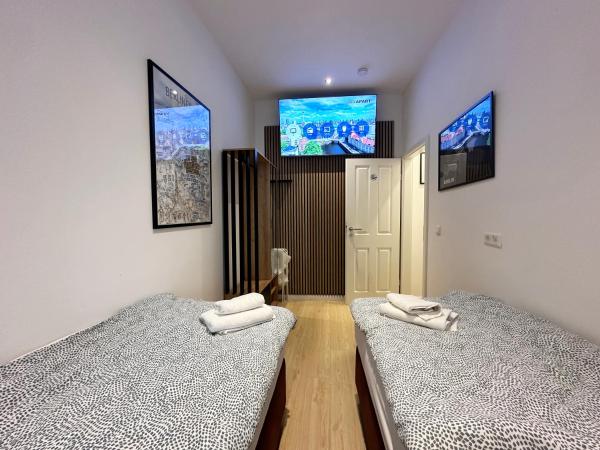 fairAPART 4 room apartment in heart of Berlin : photo 3 de la chambre appartement - rez-de-chaussée