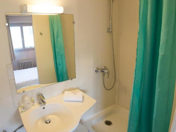 Hôtel de la Vendée : photo 4 de la chambre petite chambre double