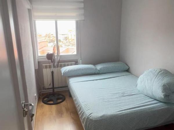 Bed VALLECAS : photo 4 de la chambre chambre double avec salle de bains commune