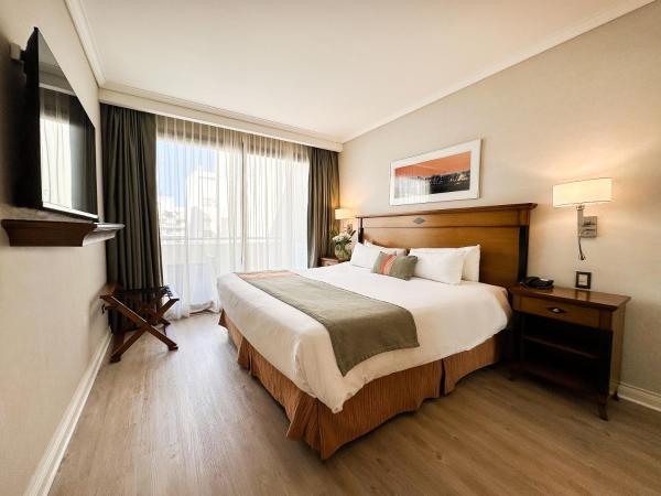 Blank Hotel Recoleta : photo 9 de la chambre suite lit king-size avec baignoire spa