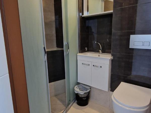 Hotel Delisa : photo 6 de la chambre chambre double avec salle de bains privative