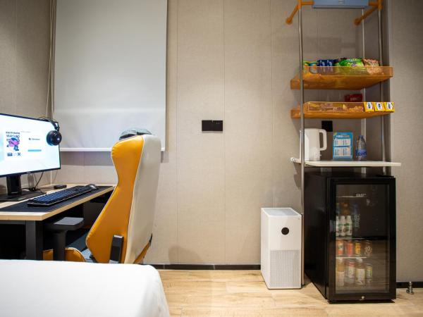 网鱼电竞酒店上海新国际博览中心店 : photo 4 de la chambre chambre simple supérieure