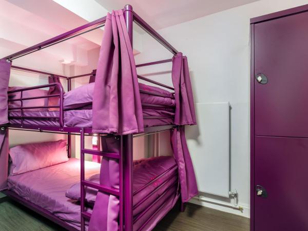 Safestay London Kensington Holland Park : photo 6 de la chambre chambre lits jumeaux avec salle de bains commune