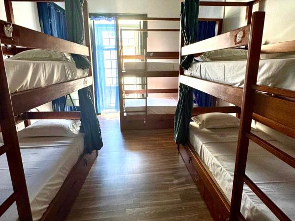 Algarve HOSTEL : photo 4 de la chambre lit superposé dans dortoir mixte