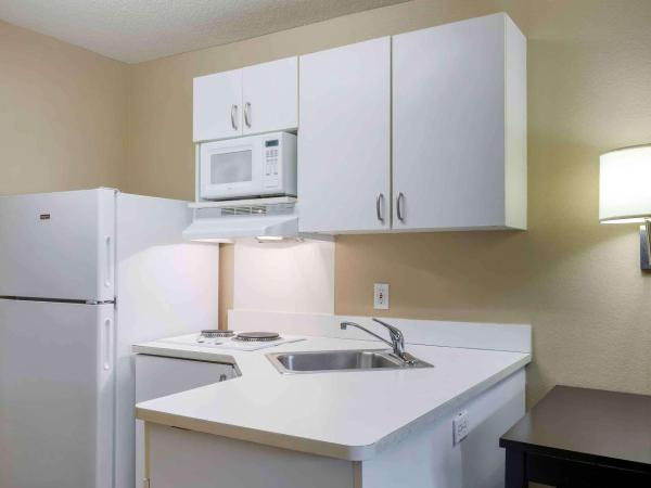 Extended Stay America Select Suites - Atlanta - Clairmont : photo 4 de la chambre studio lit queen-size - non-fumeurs