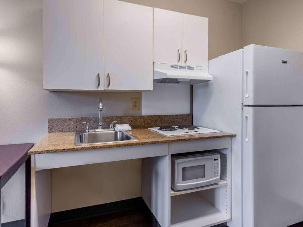 Extended Stay America Select Suites - Atlanta - Clairmont : photo 4 de la chambre studio avec 1 lit queen-size - accessible aux personnes à mobilité réduite - non-fumeurs