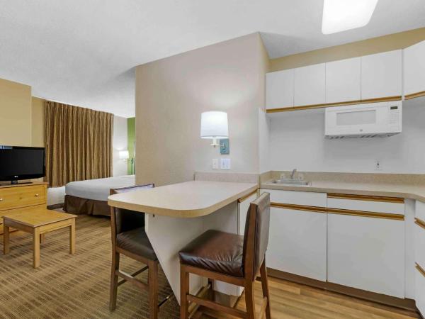 Extended Stay America Select Suites - Orlando - Southpark - Equity Row : photo 4 de la chambre studio de luxe avec 1 lit king-size - non-fumeurs