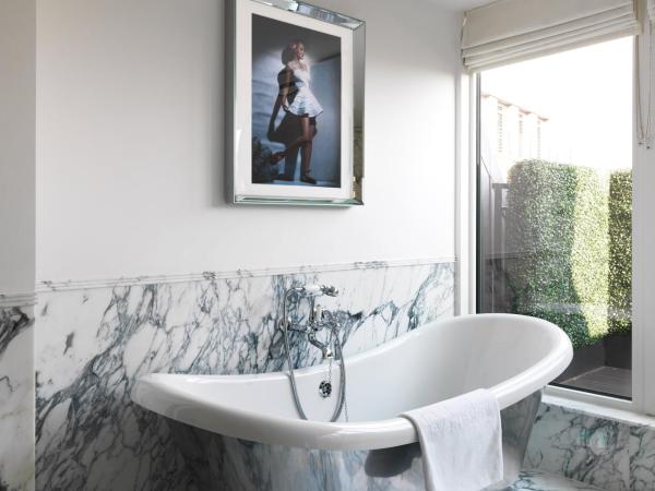 The Wellesley, a Luxury Collection Hotel, Knightsbridge, London : photo 2 de la chambre chambre lit king-size exécutive plus spacieuse