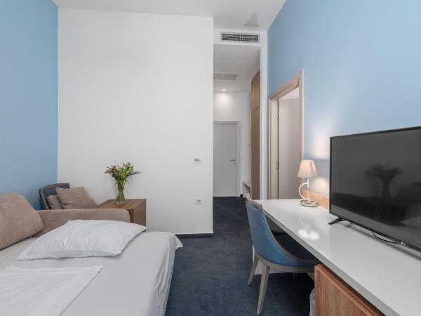 Boutique Hotel Mali Raj : photo 6 de la chambre chambre double ou lits jumeaux deluxe - vue sur mer