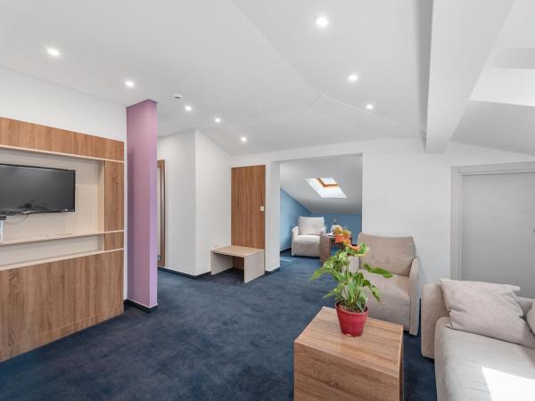 Boutique Hotel Mali Raj : photo 1 de la chambre suite 2 chambres - mansardée