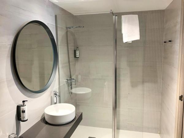 Hotel Pombal Rooms : photo 7 de la chambre chambre familiale supérieure