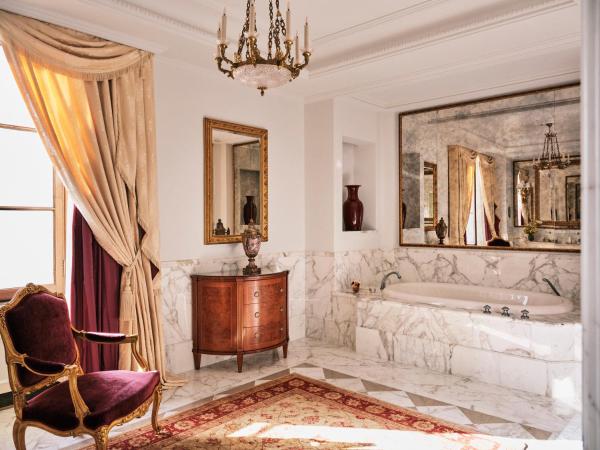 Four Seasons Hotel Firenze : photo 2 de la chambre suite lit king-size présidentielle