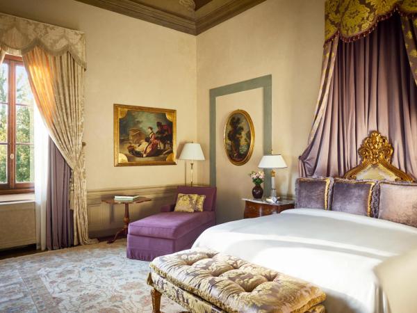 Four Seasons Hotel Firenze : photo 7 de la chambre suite royale lit king-size