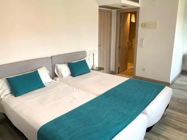 Hotel Pombal Rooms : photo 6 de la chambre chambre double ou lits jumeaux - vue sur ville