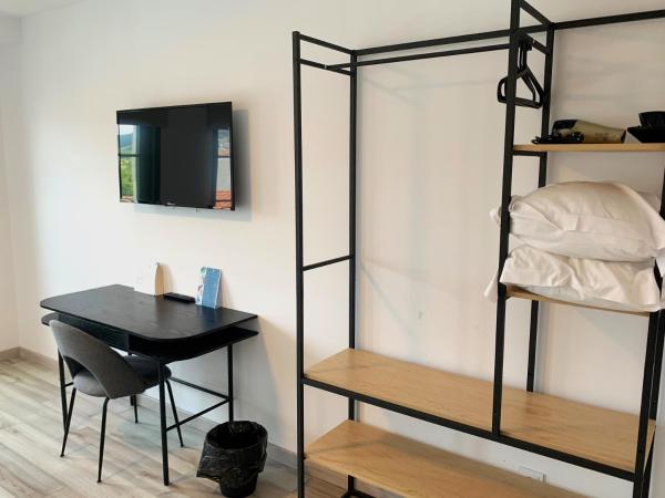 Hotel Pombal Rooms : photo 9 de la chambre chambre double ou lits jumeaux - vue sur ville