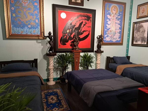 64sweethome Dusit BKK : photo 9 de la chambre chambre simple avec salle de bains commune