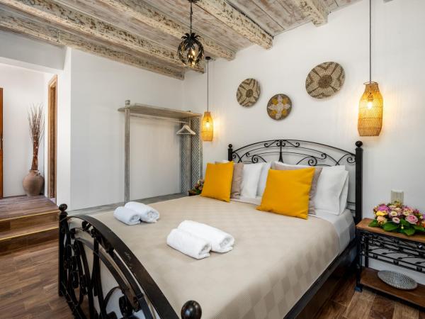 4U Rhodes : photo 8 de la chambre chambre double avec terrasse