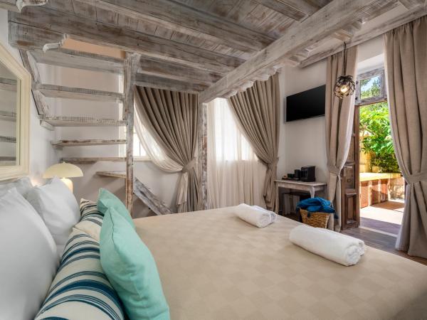 4U Rhodes : photo 1 de la chambre chambre de luxe avec terrasse