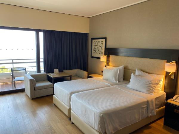 Corfu Holiday Palace : photo 3 de la chambre chambre lits jumeaux supérieure - vue sur mer