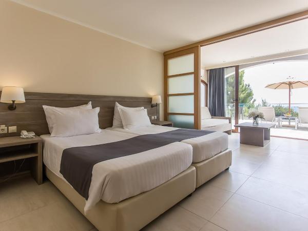 Corfu Holiday Palace : photo 1 de la chambre superior bungalow sea view with private pool