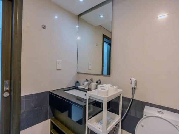 Minutes Away from Dubai Mall Luxurious Hostel : photo 4 de la chambre chambre double avec balcon