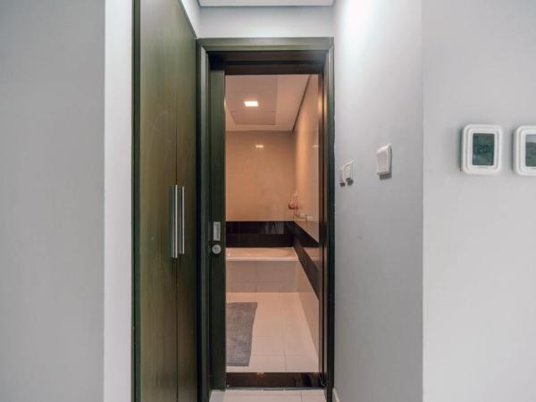Minutes Away from Dubai Mall Luxurious Hostel : photo 5 de la chambre chambre double avec balcon