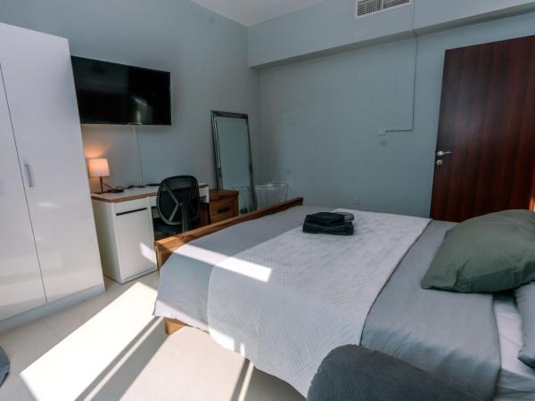 Minutes Away from Dubai Mall Luxurious Hostel : photo 8 de la chambre chambre double avec balcon