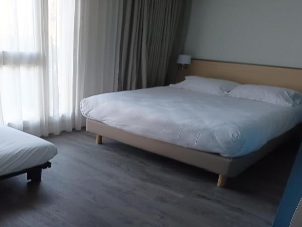 Best Western Armor Park Dinan : photo 1 de la chambre chambre triple supérieure - non-fumeurs