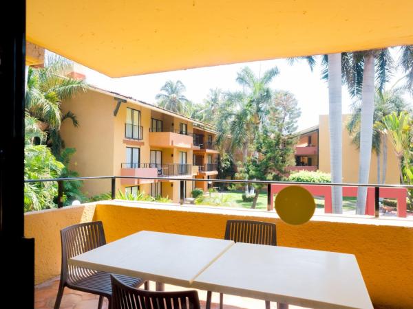 Holiday Inn Resort Ixtapa All-Inclusive, an IHG Hotel : photo 1 de la chambre chambre lit king-size standard - vue sur jardin