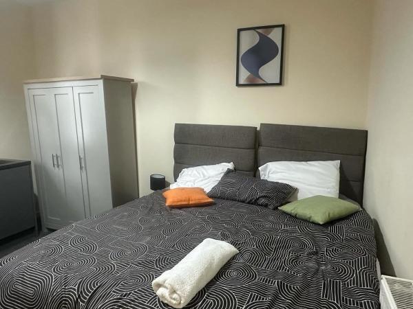 Best living Apartment : photo 8 de la chambre chambre double avec salle de bains privative