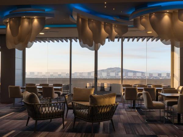 Sheraton Guadalajara Expo : photo 4 de la chambre suite junior lit king-size - vue sur ville