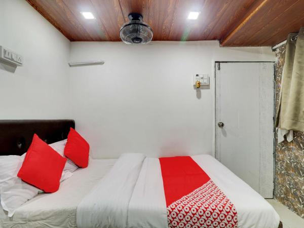 OYO Hotel Memsaab Family Residency : photo 8 de la chambre chambre triple classique