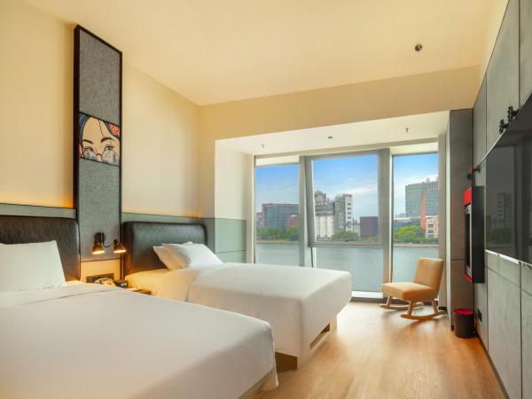 Moxy Ningbo Old Bund : photo 2 de la chambre chambre double vue sur rivière