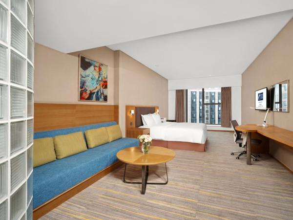 Holiday Inn Express Chengdu Airport Zone(Chengdu Shuangliu International Airport Branch), an IHG Hotel : photo 2 de la chambre standard king room with extra floor space